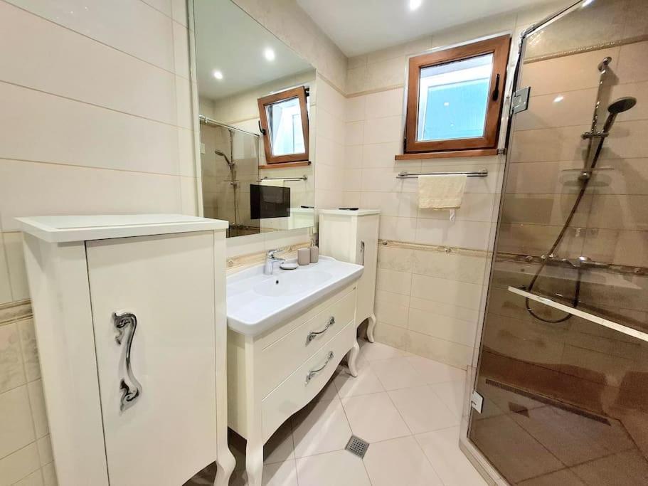 Spacious Prestige Penthouse Варна Екстериор снимка