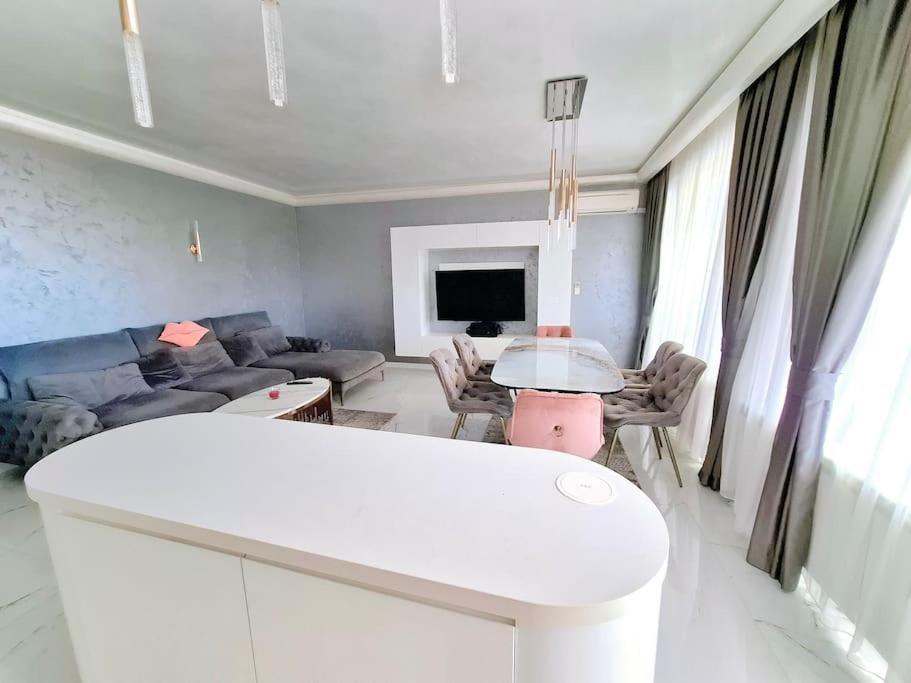 Spacious Prestige Penthouse Варна Екстериор снимка