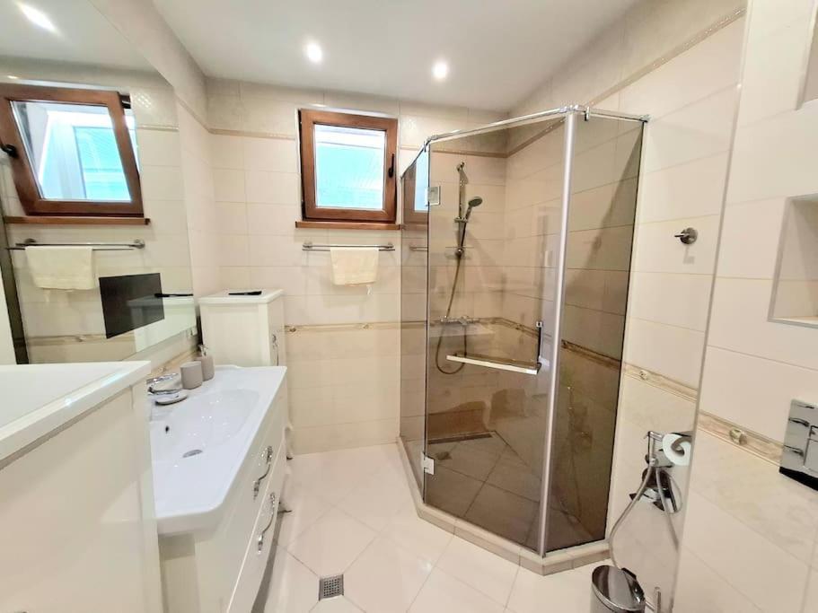 Spacious Prestige Penthouse Варна Екстериор снимка